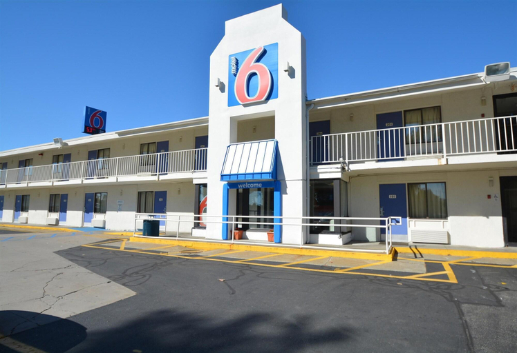 Exterior & Views 2, Motel 6 Springfield Chicopee, Hampden