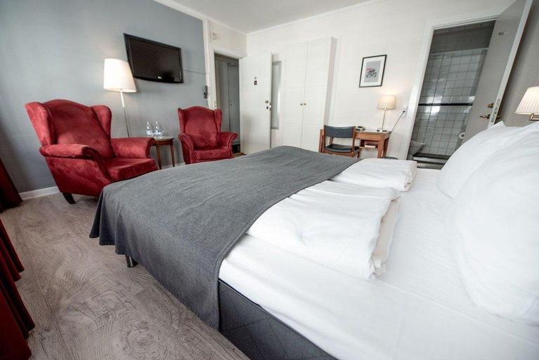 Bedroom 1, Hotel Petra, Copenhagen