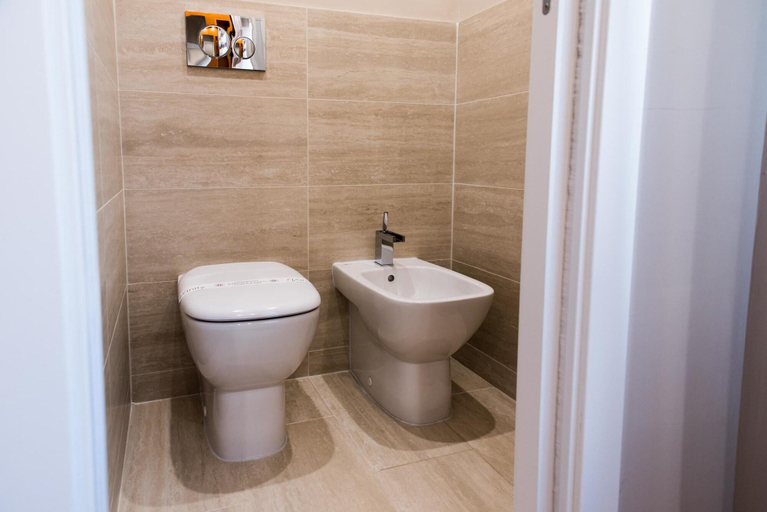 Bathroom 5, Unicum Vite, Roma