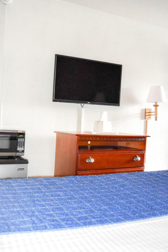 Public Area 2, Attleboro Motor Inn, Bristol