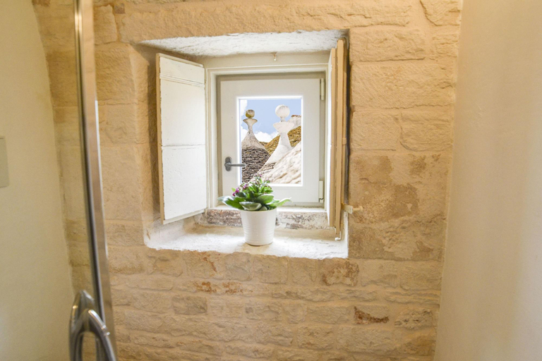 Bathroom 4, Trulli Lithos Suite, Bari