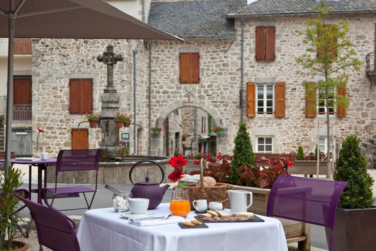 Food & Drinks, Logis Auberge De La Tour, Cantal