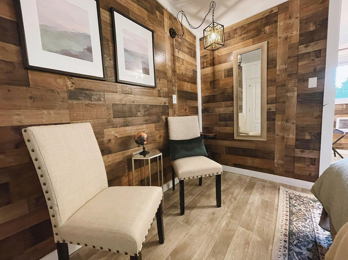 Public Area 3, Emerald Valley Inn, Clallam