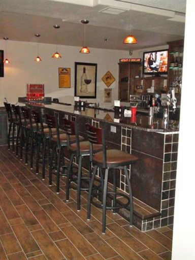 Public Area, Price Pointe Inn, Waukesha