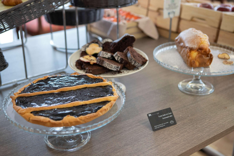 Food & Drinks 8