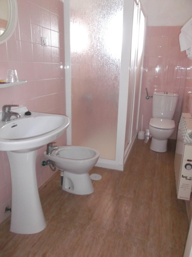 Bathroom 4, Hotel Lido, Murcia