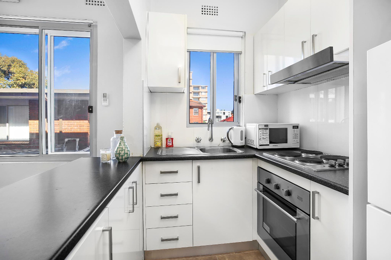  #4 South Pacific Apartments, Rockdale