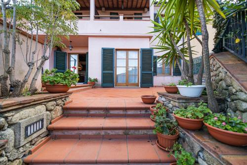 Villa su due piani a Marciana Marina, Livorno