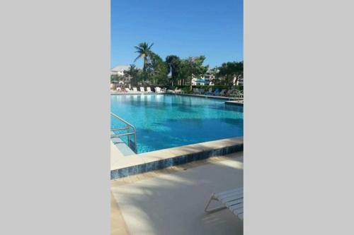 Luxury Jupiter Beach Villa 2 bedroom 2 bathroom, Palm Beach
