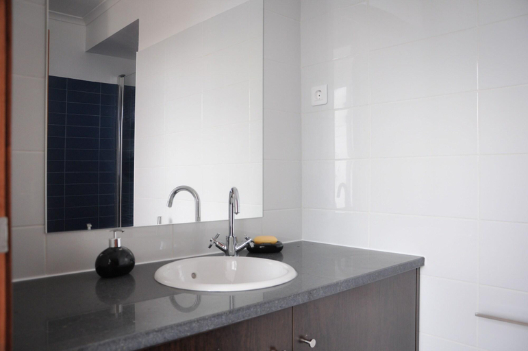 Bathroom 4, Quinta Minuvida Orchard Lodge, Ribeira Grande