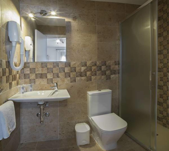 Bathroom 5, Hotel Almadrabeta, Cádiz