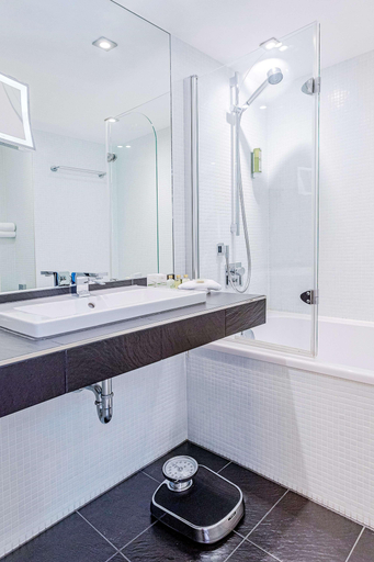 Bathroom 5, Best Western Macrander Hotel Frankfurt/Kaiserlei, Offenbach am Main