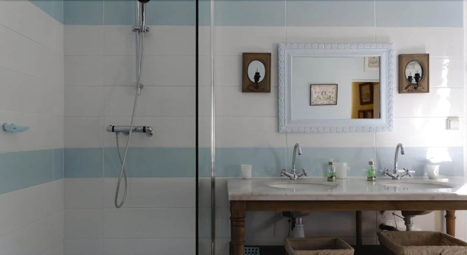 Bathroom 4, Le Domaine de Saint Véran, Bouches-du-Rhône