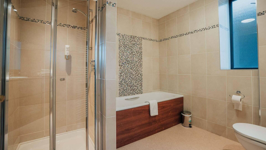 Bathroom 4, Adair Arms Hotel, Mid and East Antrim
