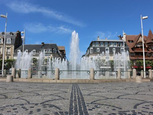 2 pieces, place morny, coeur de deauville, Calvados