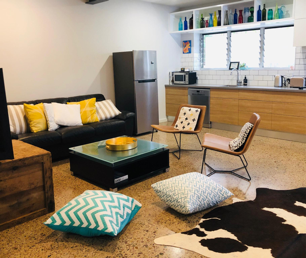 Malibu Apartment - Peregian Beach, Noosa - Sunshine-Peregian