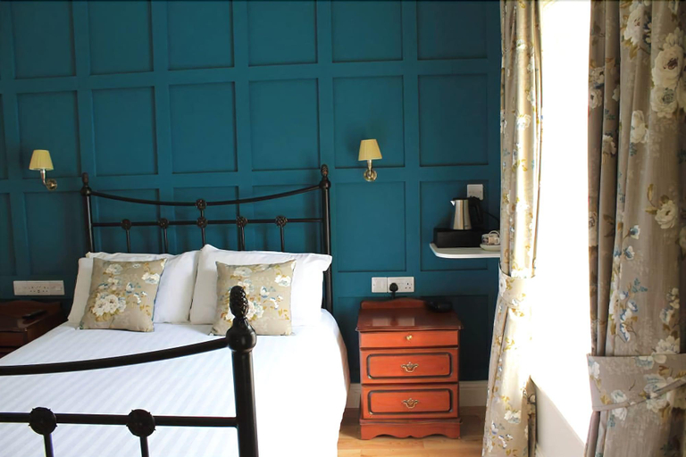 Bedroom 3, The Highlands Hotel