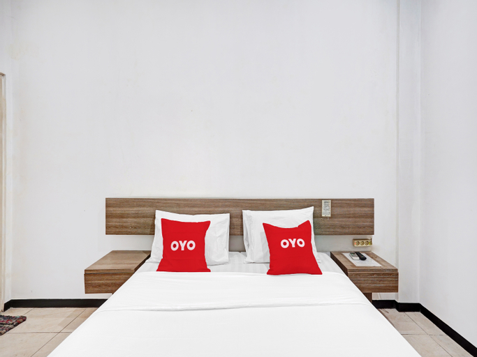 OYO 90442 Almeira Homestay Syariah Sub, Surabaya