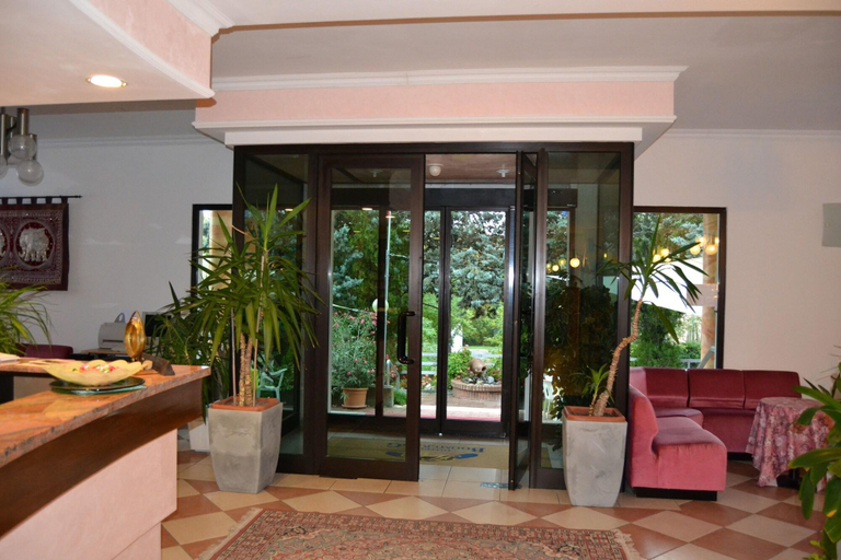 Public Area 3, Albergo Boomerang, Parma