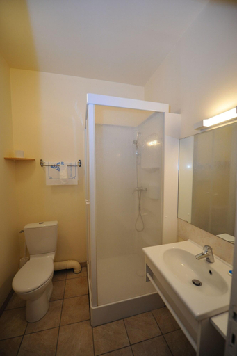 Bathroom 4, Hôtel Les Bateliers, Lozère