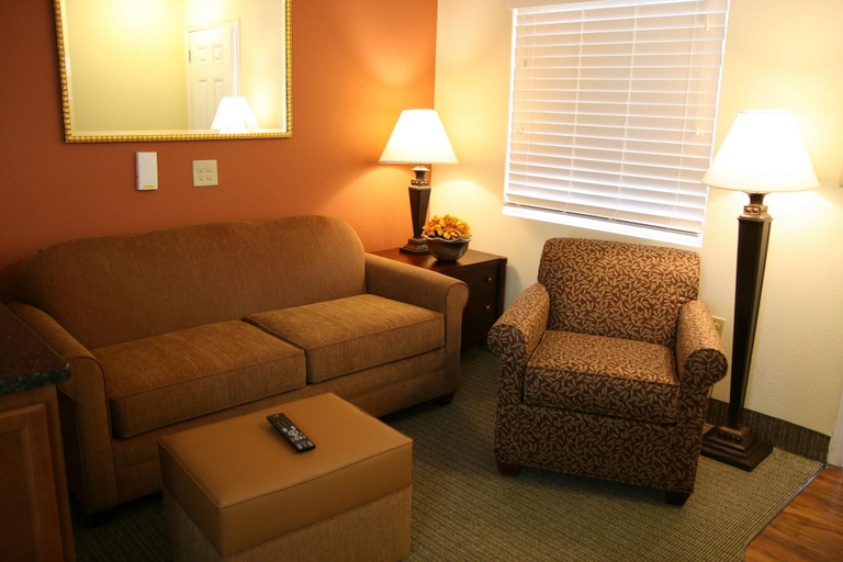 Public Area 2, Affordable Suites Mooresville LakeNorman, Iredell