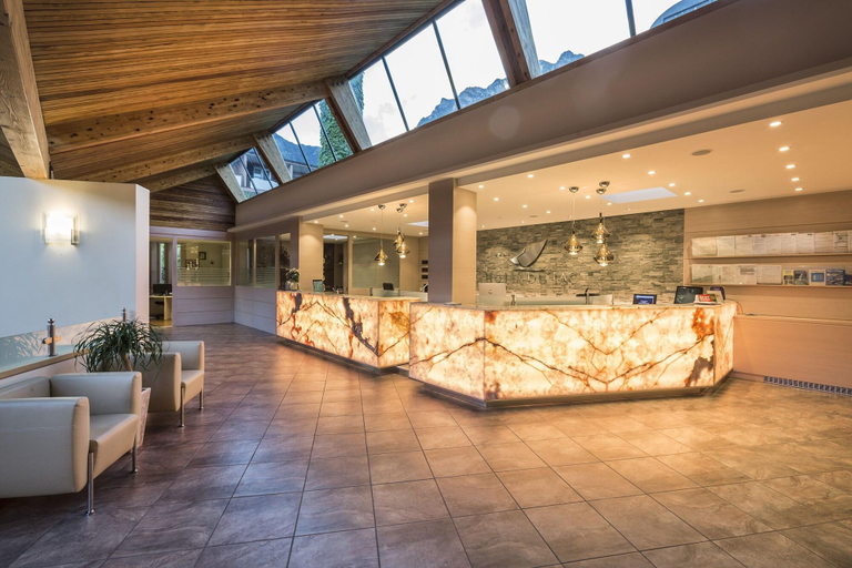 Public Area 4, Hotel Du Lac, Brescia