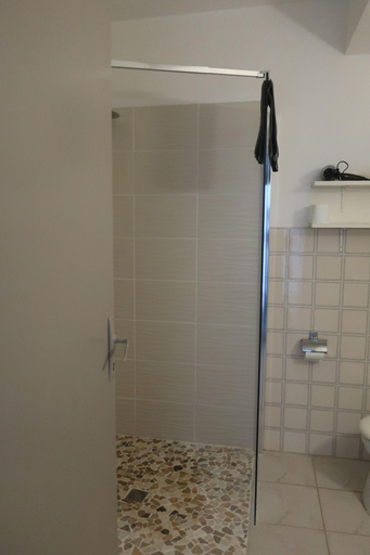 Bathroom 5, Domaine Bocca Di Feno, Corse-du-Sud