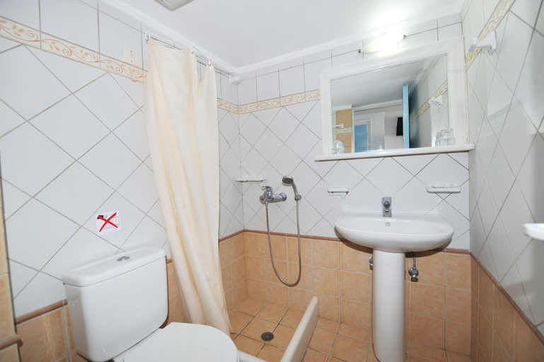 Bathroom 5, Hotel Olympia, South Aegean