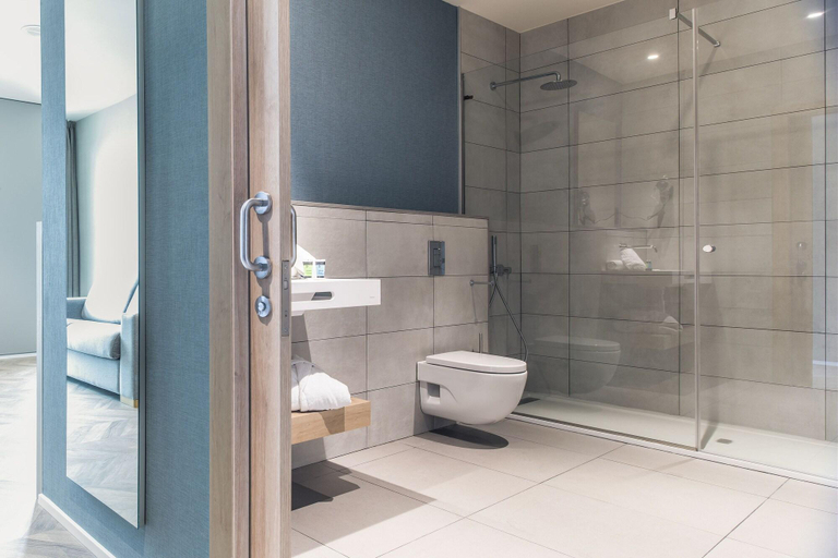 Bathroom 4, Sleep & Fly, Barcelona