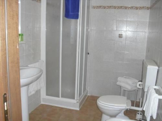 Bathroom 4, Hotel del Sole, La Spezia