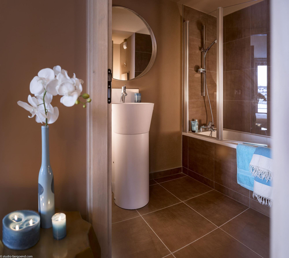 Bathroom 5, Le Taos, Savoie