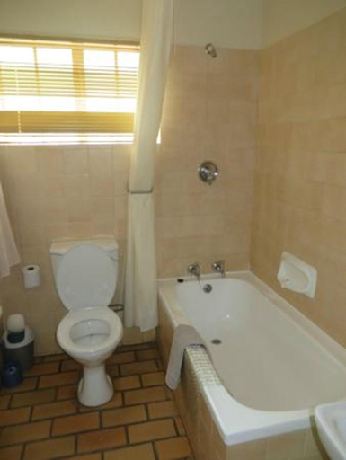 Bathroom, Golden Leopard Resorts - Bakgatla Resort, Bojanala