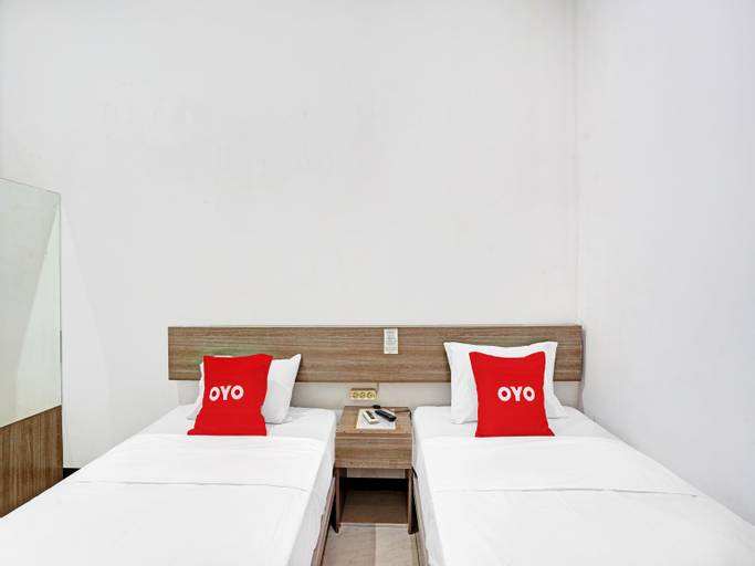 OYO 90442 Almeira Homestay Syariah Sub, Surabaya
