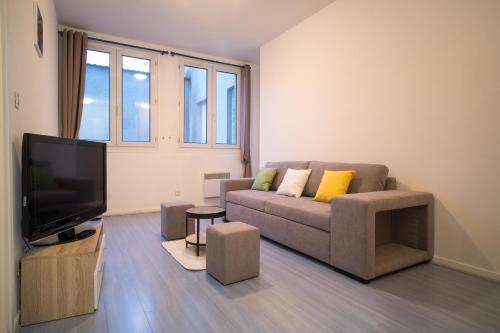 Residence centre ville avec parking, Cher