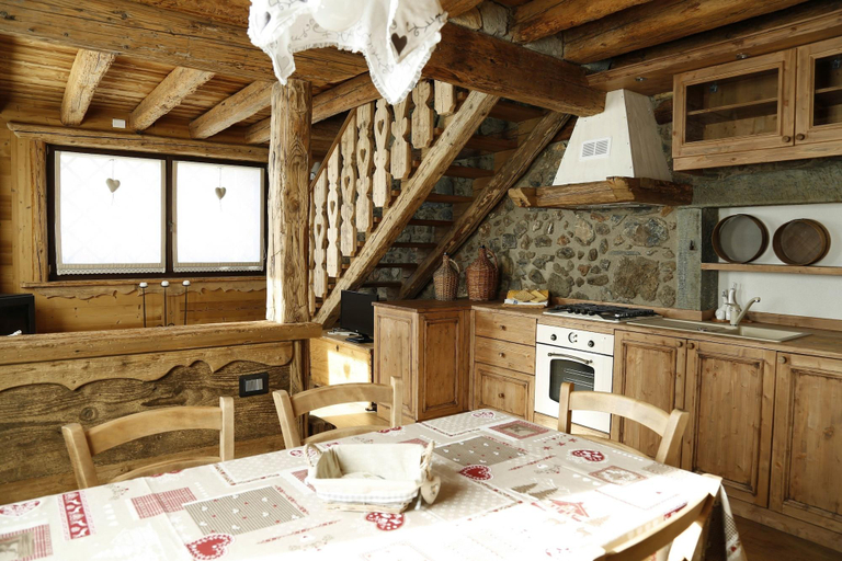 Bedroom 2, Albergo Diffuso Zoncolan, Udine