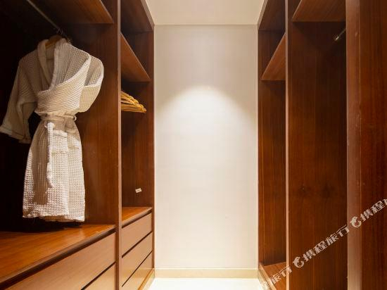 5, Sanya Mountain and Sea Resort Villa, Sanya