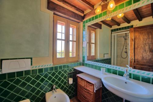 Bathroom, Villa Corolle, Siena