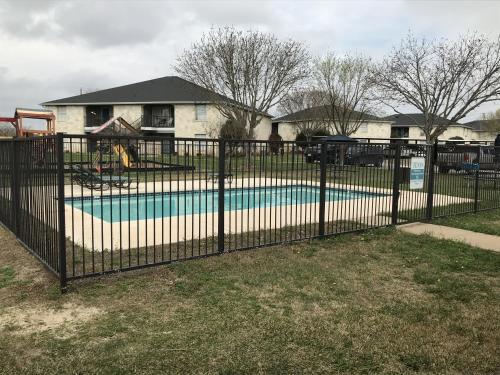Fredericksburg Fun Too apts, Gillespie