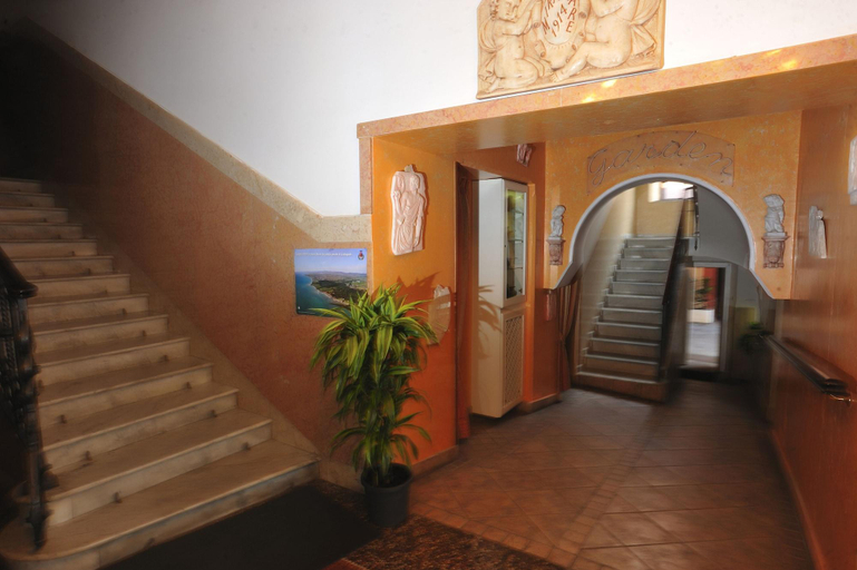 Public Area 2, Miramare, Roma