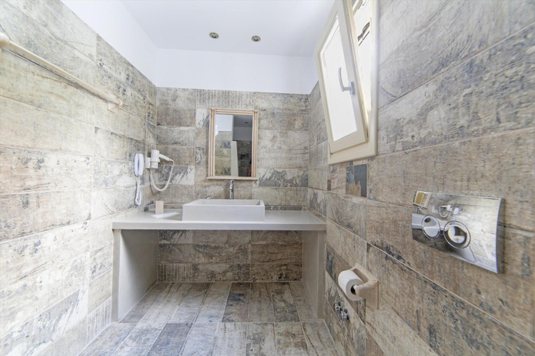 Bathroom 4, Korali Hotel, South Aegean
