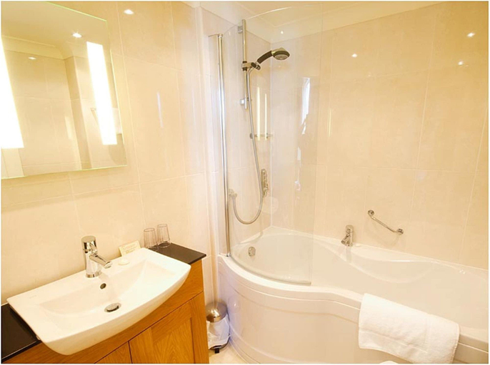 Bathroom 4, Wentworth Hotel, Suffolk