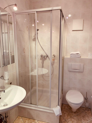 Bathroom 3, Pension Lindenhof, München
