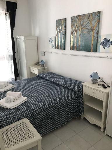Bedroom 2, Sulla Battigia B&B, Palermo