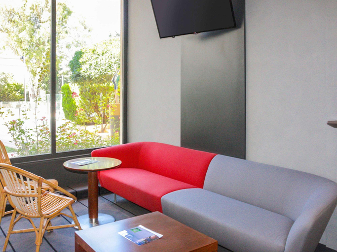 Public Area 2, ibis Styles Toulon La Seyne-sur-Mer, Var