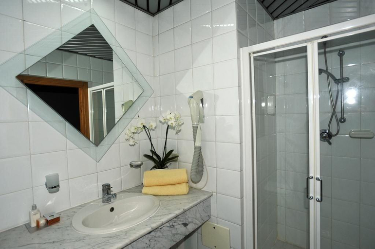 Bathroom 4, Hotel Borgo Marina, Foggia
