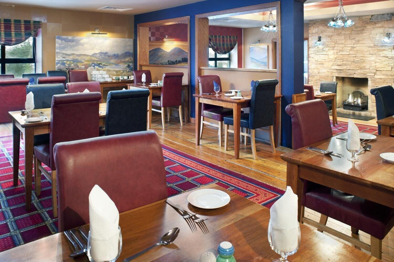 Food & Drinks 5, The Parkavon Hotel