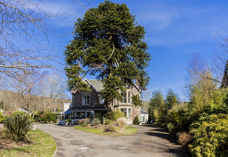 Exterior & Views 2, Abbotsford Lodge, Stirling