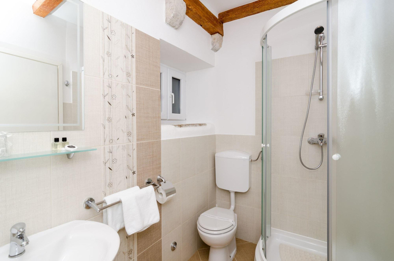 Bathroom 3, Apartments Raic, Dubrovnik
