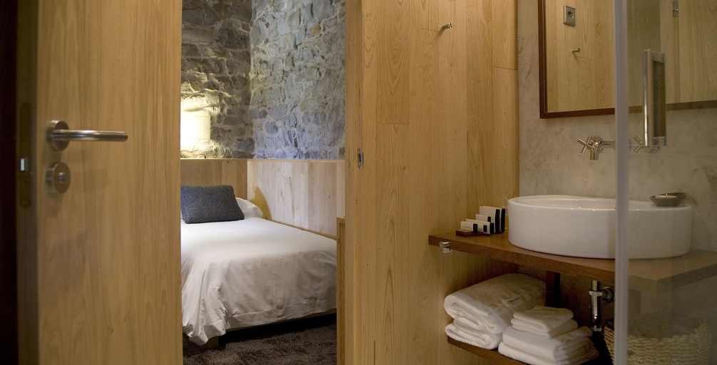 Bathroom 4, Rusticae Hotel Torre De Villademoros, Asturias