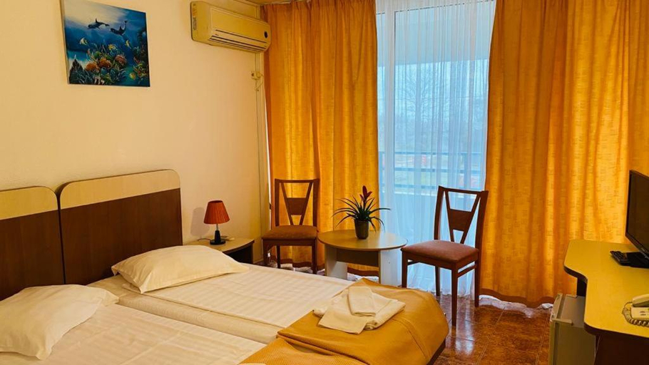 Bedroom, Hotel Cerna, Mangalia